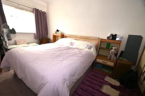 181 Tamar Way, Slough, SL3 8SZ