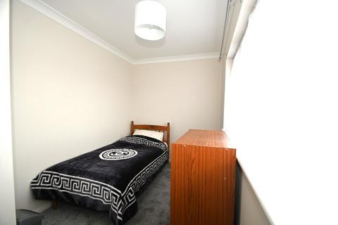 181 Tamar Way, Slough, SL3 8SZ