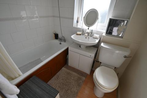 181 Tamar Way, Slough, SL3 8SZ