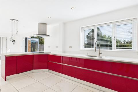 6 bedroom detached house to rent, Bridle Road, Whitchurch Hill, Reading, RG8