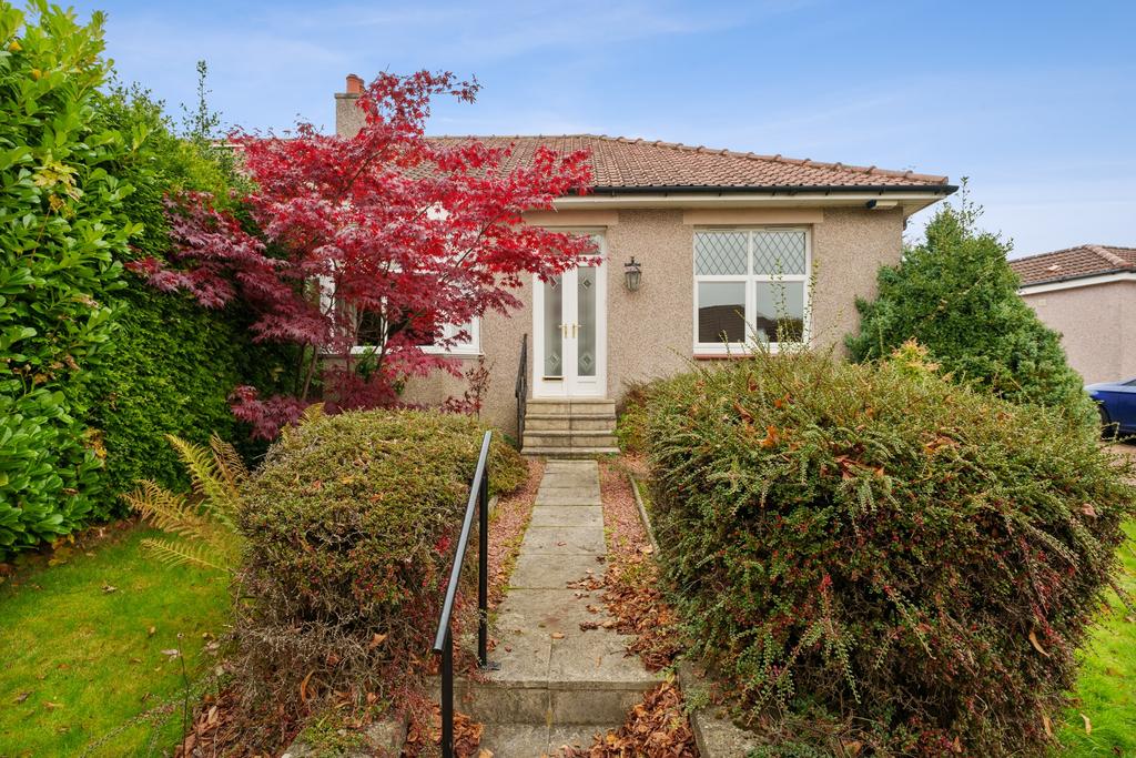 Victoria Crescent, Clarkston, East Renfrewshire, G76 8BP 2 bed semi