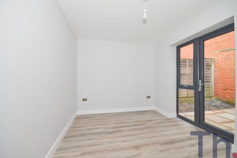 3 bedroom end of terrace house for sale, Medina Avenue, Newport PO30