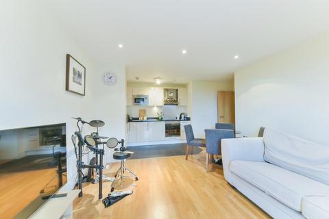 1 bedroom apartment to rent, Wharfside Point South, London, E14