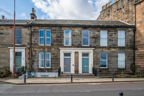 10 Trinity Crescent, Edinburgh, EH5 3ED