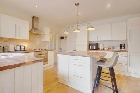 66 Church Road, Benfleet, SS7 4EU