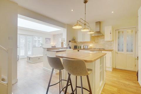 66 Church Road, Benfleet, SS7 4EU