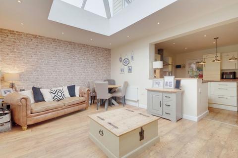 66 Church Road, Benfleet, SS7 4EU