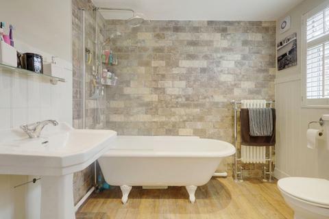 66 Church Road, Benfleet, SS7 4EU