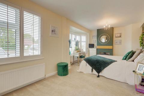 66 Church Road, Benfleet, SS7 4EU