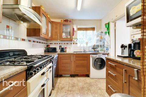 17 Larch Crescent, Hayes, UB4 9DP