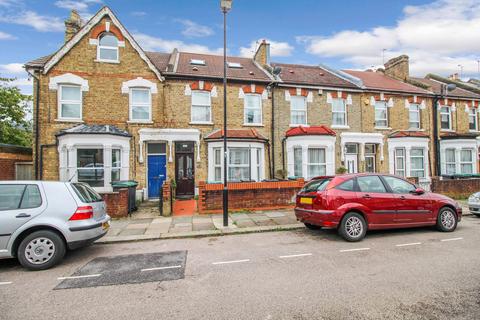 6 bedroom terraced house to rent, Cheshire Road London N22 8JJ