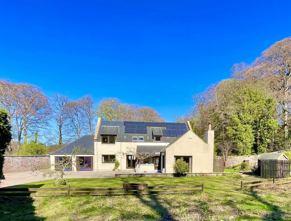 Morayshire IV30 5 bed detached house for sale £550,000