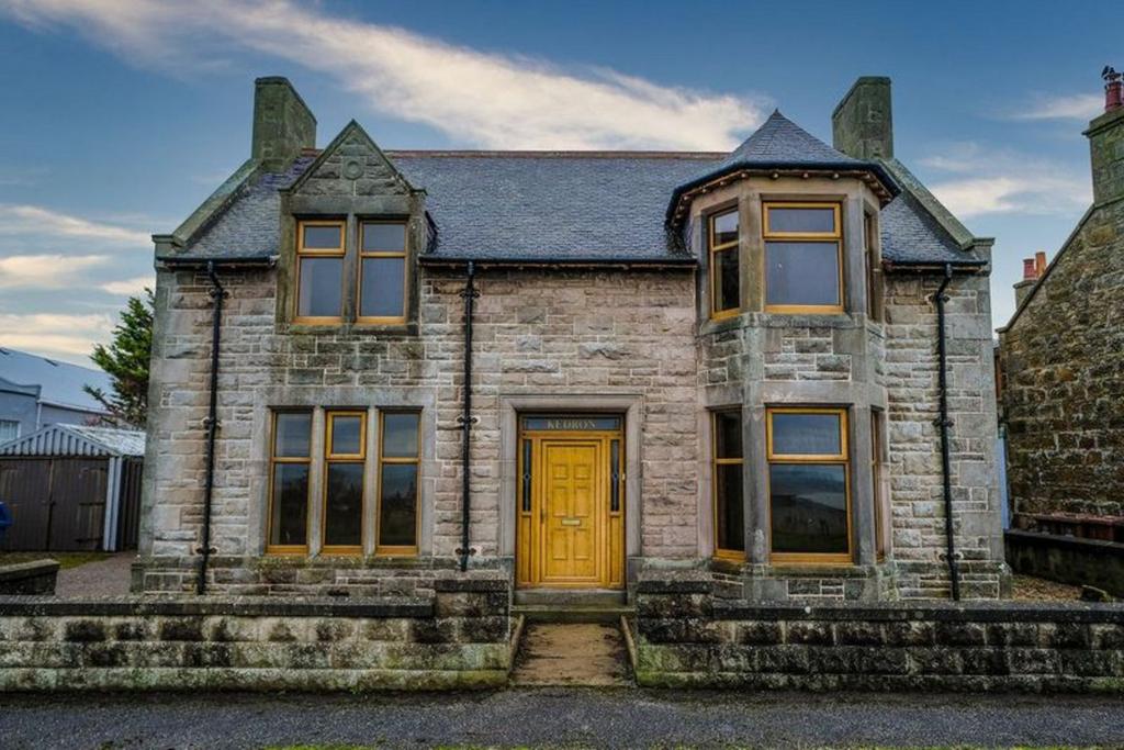 Buckie AB56 4 bed detached house - £195,000