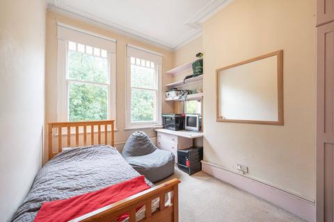 3 bedroom maisonette for sale, Kylemore House, Mill Hill, London, NW7