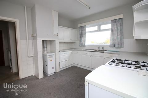 2 bedroom bungalow for sale, The Strand,  Fleetwood, FY7
