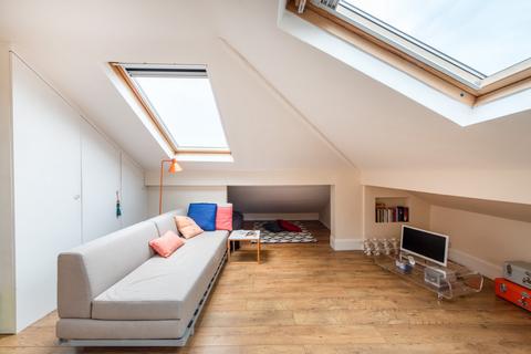 Studio to rent, King Henrys Road, London, NW3