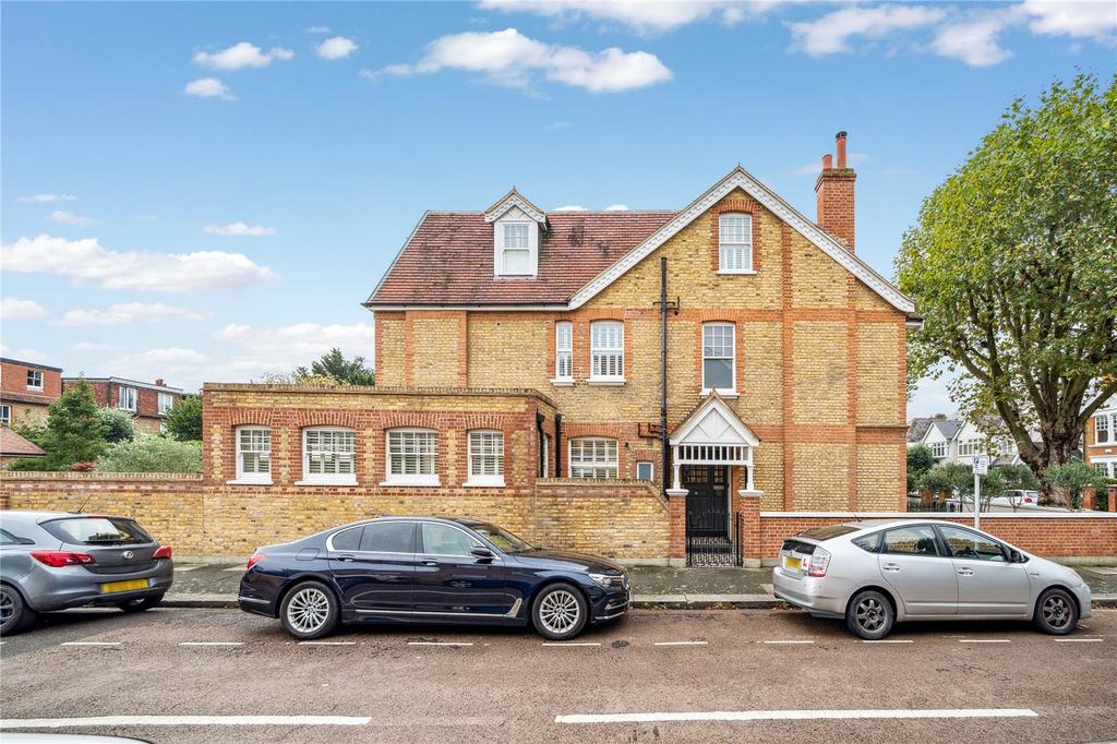 Westmoreland Road, Barnes, London, SW13 5 bed semidetached house for