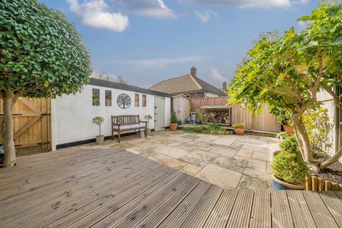 2 bedroom semi-detached bungalow for sale, Sunbury-on-Thames,  Surrey,  TW16