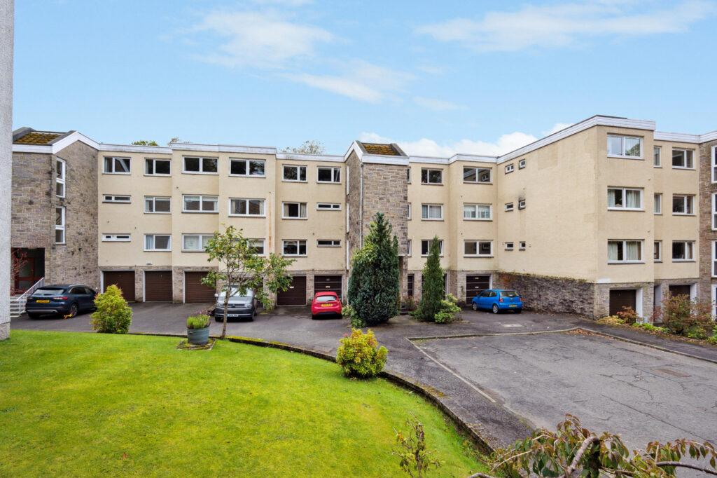 Netherblane, Blanefield, Glasgow, G63 3 bed flat for sale £165,000