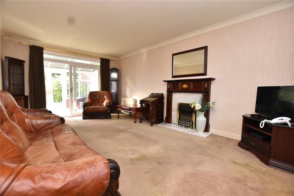 Denbydale Way, Royton, Oldham... 3 bed semidetached house £249,950