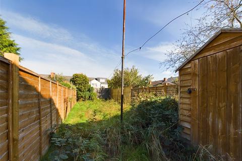 4 Hanman Road, Gloucester, GL1 4TG