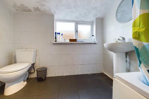 4 Hanman Road, Gloucester, GL1 4TG