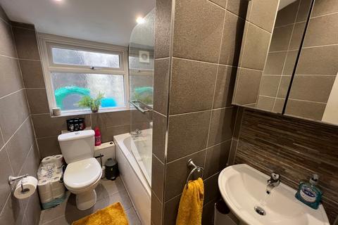 57 Charles Street, Tonypandy, CF40 2AW