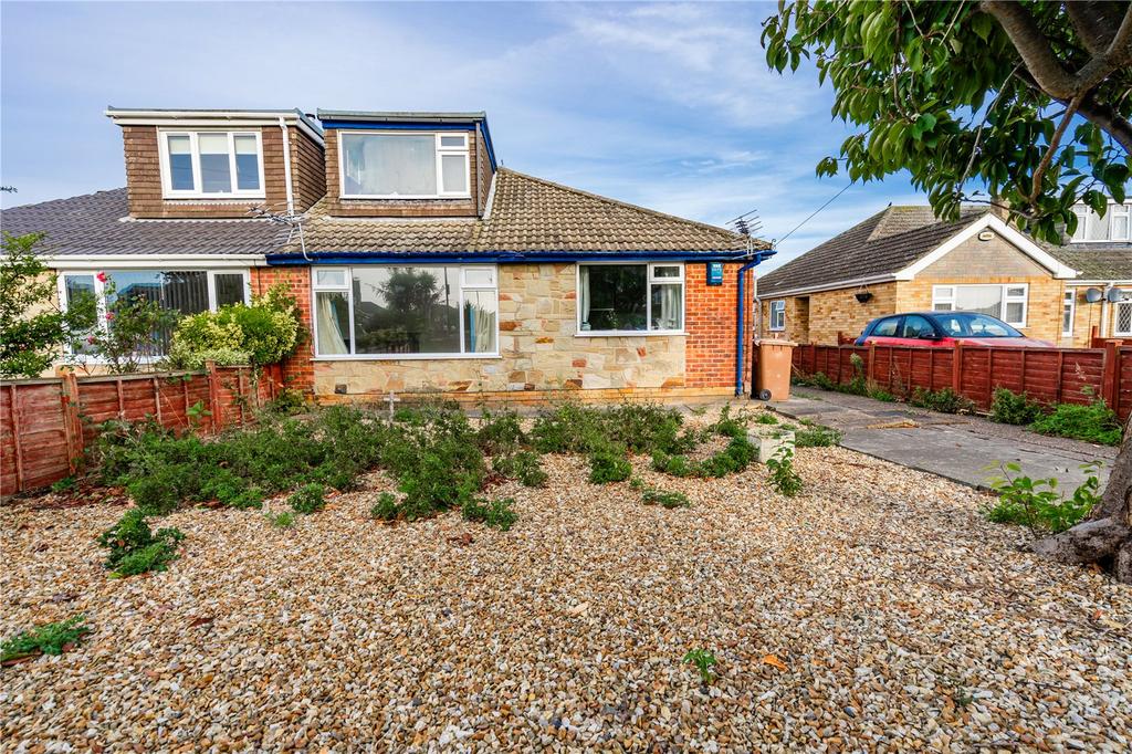 Irby Court, Cleethorpes, Lincolnshire, DN35 4 bed bungalow for sale £