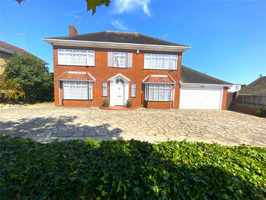 Grove Road, Rayleigh, Essex, SS6 4 bed detached house for sale £825,000