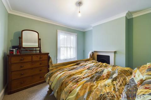 2 bedroom end of terrace house for sale, Alwyns Lane, Chertsey, Surrey, KT16