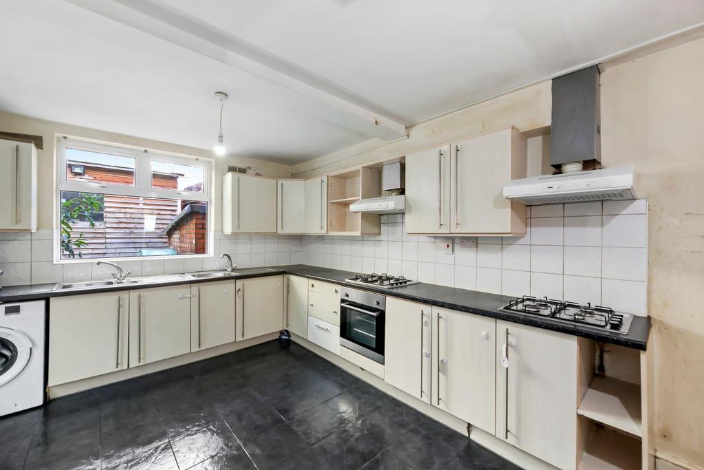 Buckingham Road, Harlesden, NW10 4 bed terraced house for sale £650,000