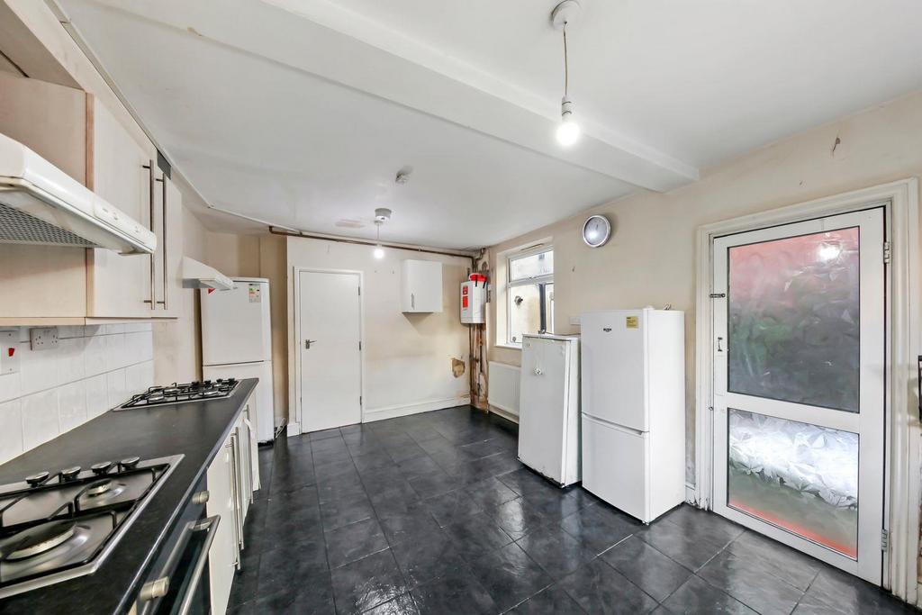 Buckingham Road, Harlesden, NW10 4 bed terraced house for sale £650,000