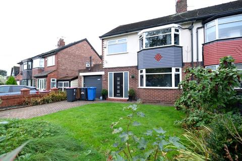 3 bedroom semi-detached house for sale - St. Georges Crescent, Salford, M6