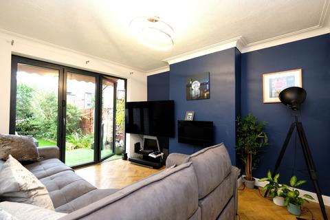 3 bedroom semi-detached house for sale - St. Georges Crescent, Salford, M6