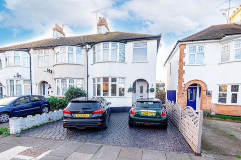 3 bedroom semi-detached house for sale, Richmond Drive, Westcliff-on-sea, SS0