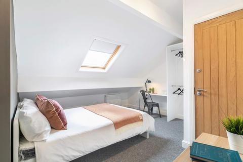 6 bedroom house to rent - Burchett Place, Leeds LS6