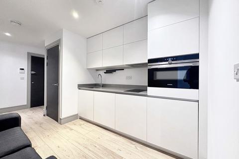 Studio to rent, Mercantile House, Uxbridge, Greater London