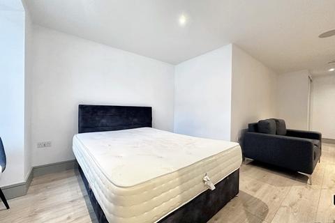 Studio to rent, Mercantile House, Uxbridge, Greater London