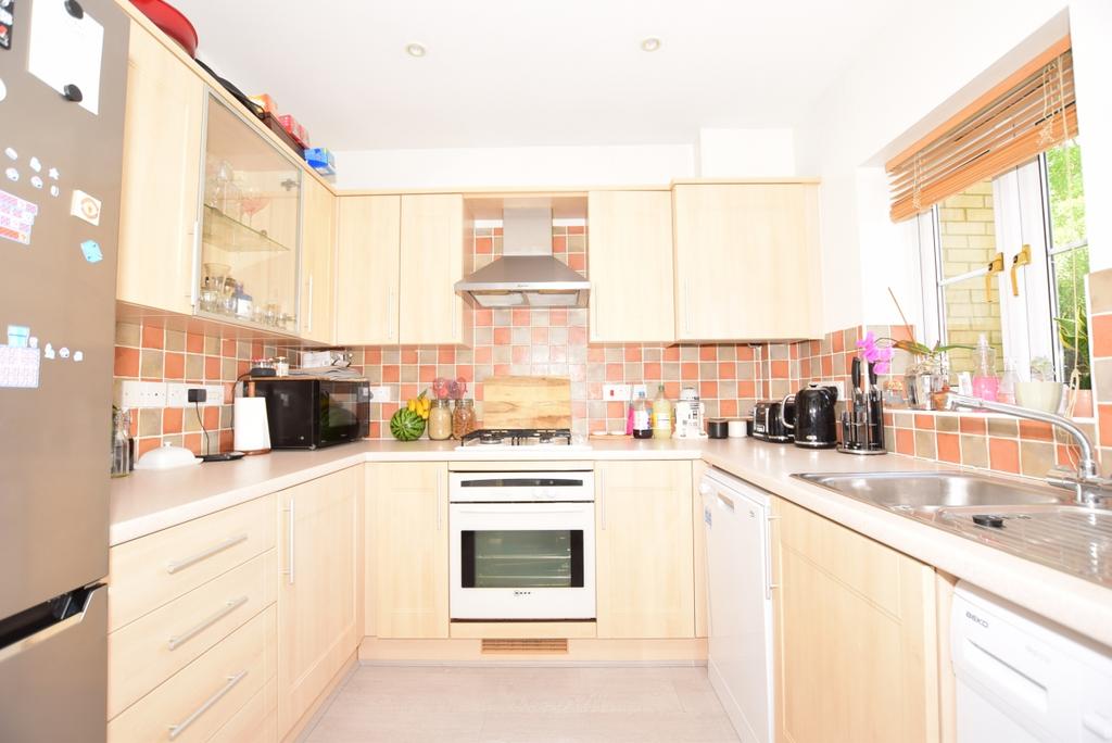 Gilbert Way Canterbury CT1 3 bed terraced house £1,400 pcm (£323 pw)