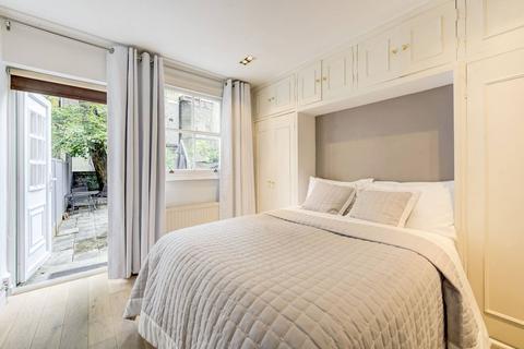 Eardley Crescent, Earls Court, London, SW5