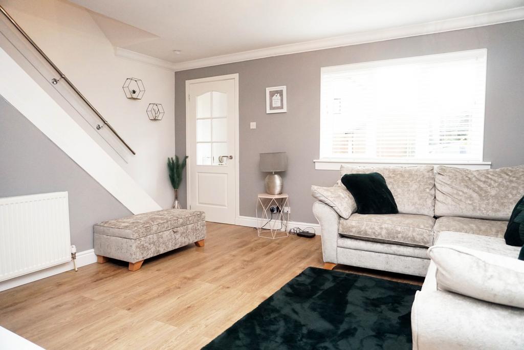 Broughton, East Kilbride G75 2 bed end of terrace house £135,000