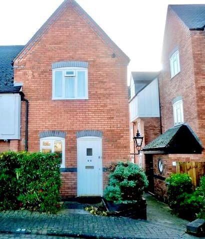 2 bed unfurnished house Alcester to let