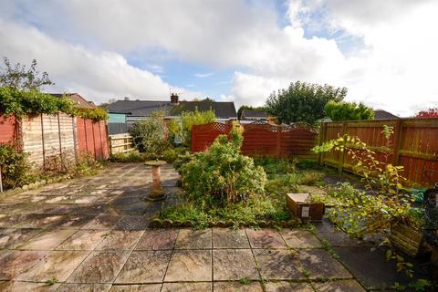 2 bedroom bungalow for sale, Brentwood Gardens, Whickham