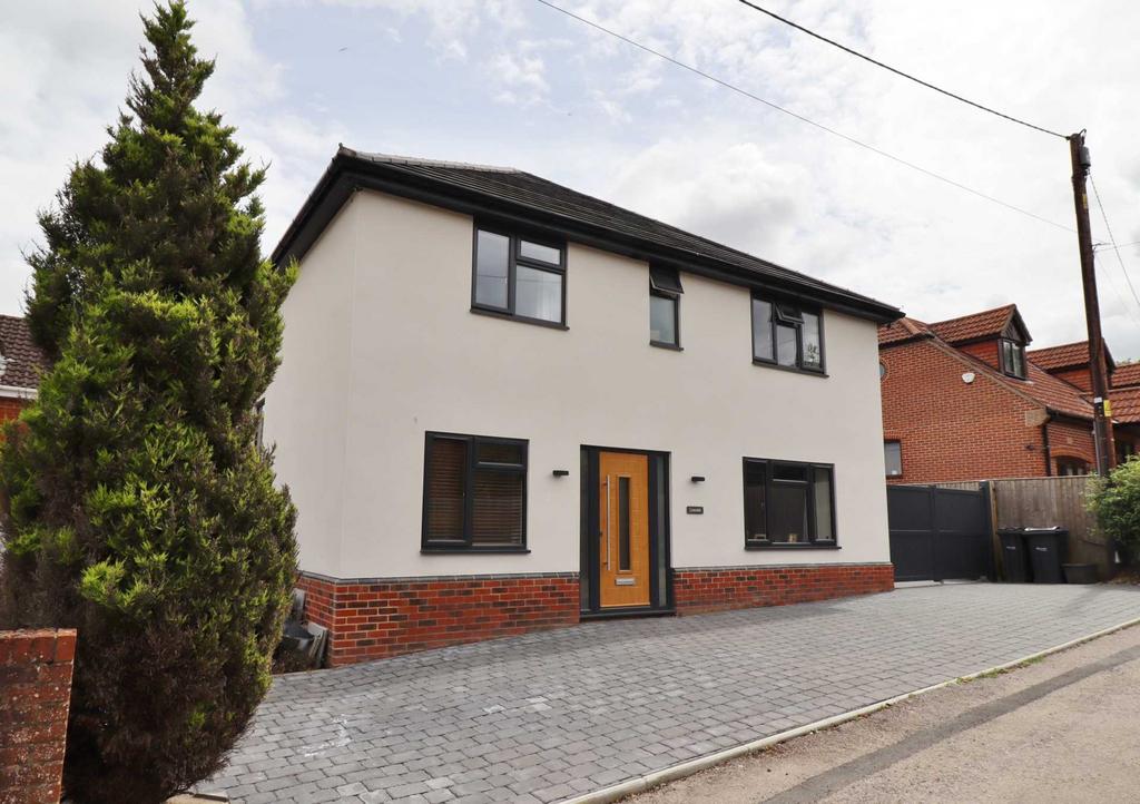 Elcot Lane, Marlborough, SN8 2AZ 5 bed detached house £1,000,000