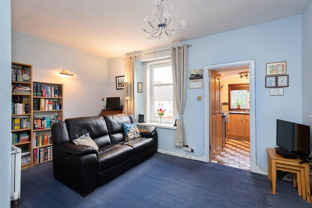 40 Hill Street, Dysart, Kirkcaldy... 2 bed flat £85,000