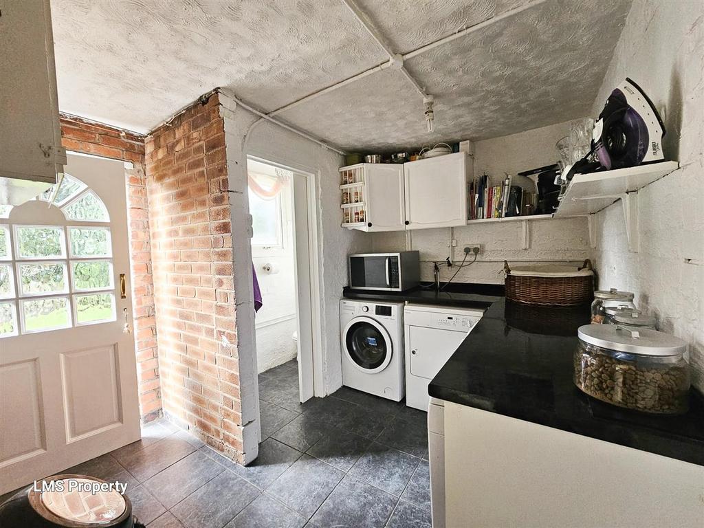 Utility Room/WC