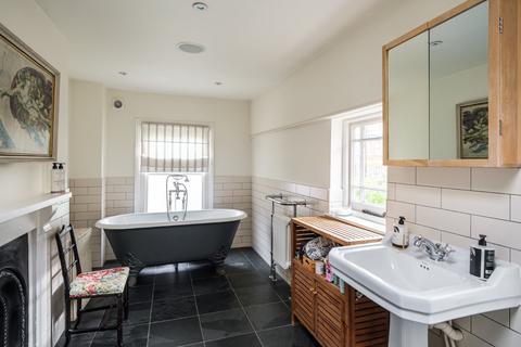 12 Ringcroft Street, London, N7 8ND