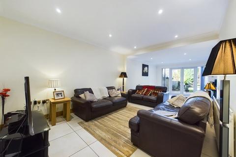 43 Deane Croft Road, Pinner, HA5 1SS