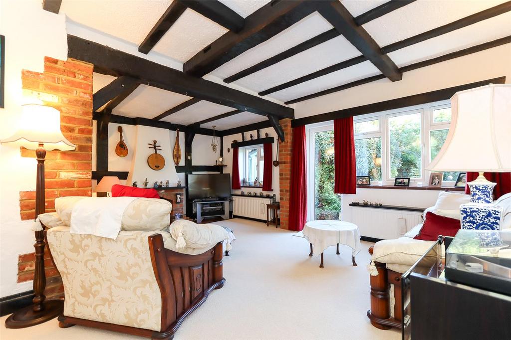 Pineapple Road, Amersham, HP7 3 bed detached house for sale £699,950