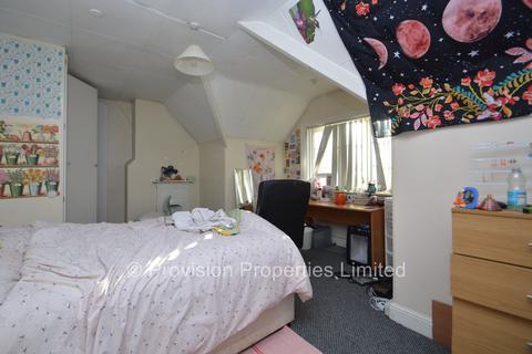 7 bedroom semi-detached house to rent, St Michaels Villas, Headingley LS6